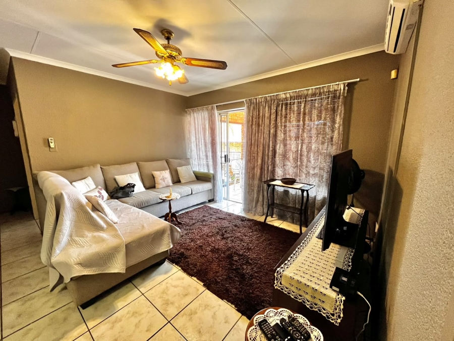 2 Bedroom Property for Sale in Safari Gardens North West